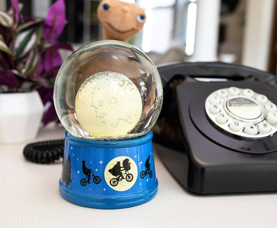 【超激レア】ピーターパン ビッグベン クロックタワーLEDスノードーム 超激レア】ピーターパン ビッグベン クロックタワーLEDスノードーム